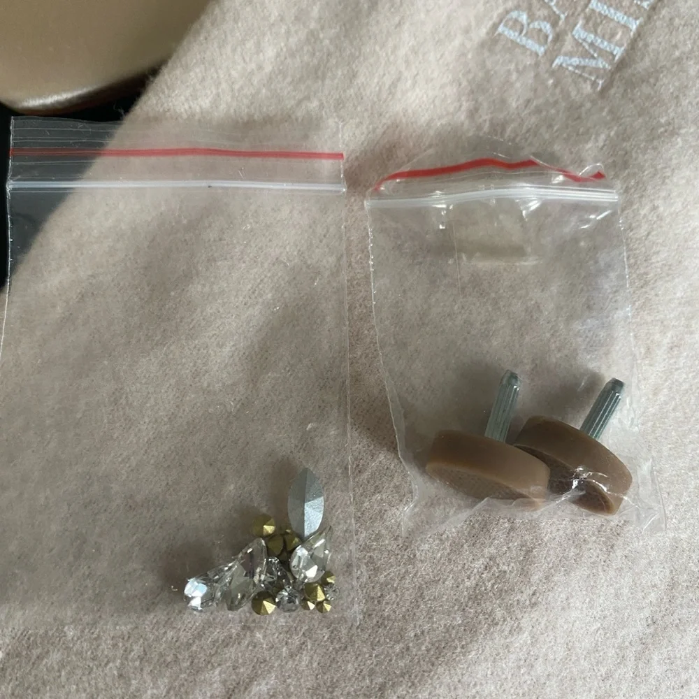 Badgley Mischka Kerry Heels - Picture 12 of 15